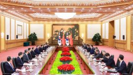习近平同韩国总统李在明举行会谈