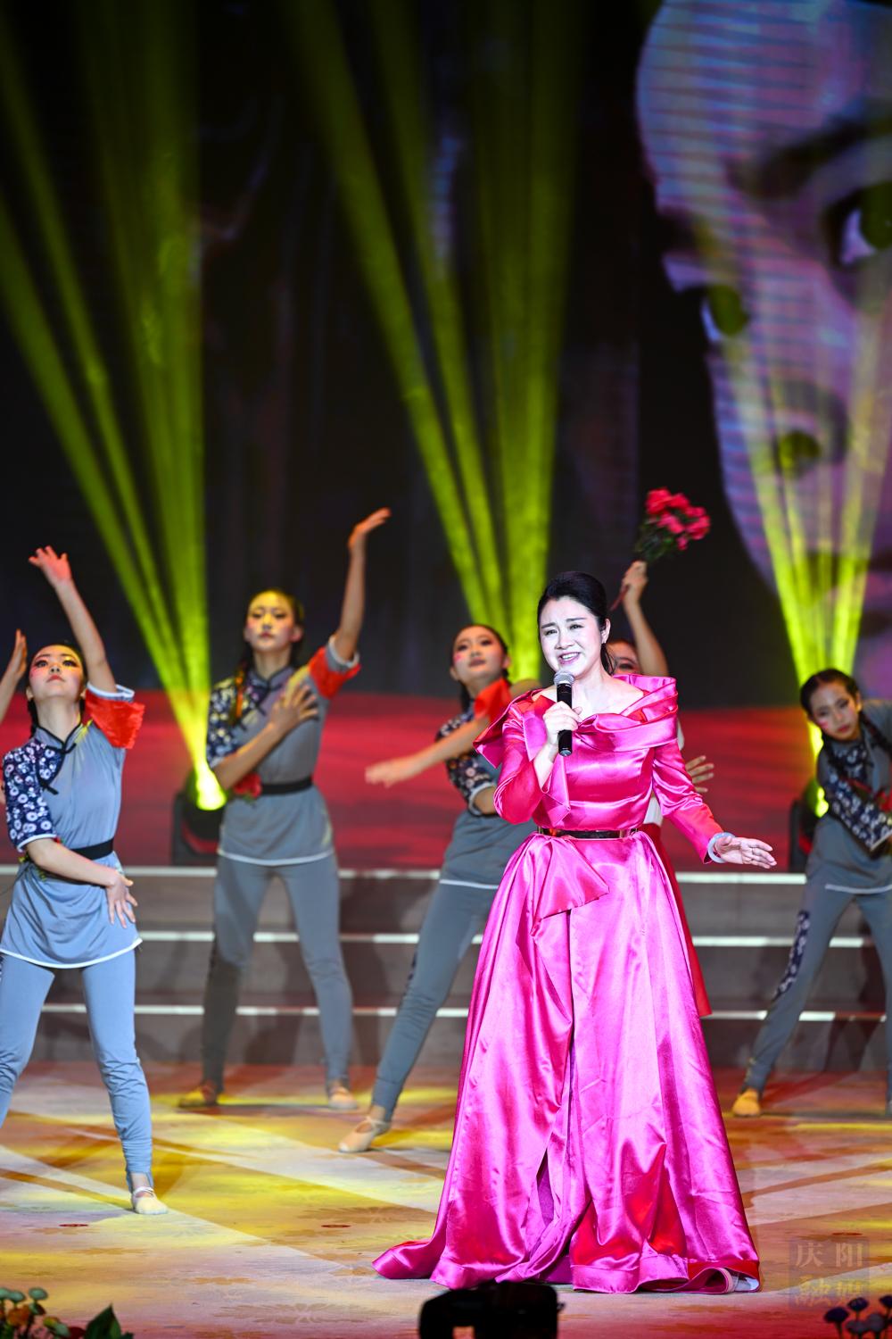 &ldquo;瑞馬迎春下基層、情系南梁送歡樂&rdquo;文藝演出現(xiàn)場