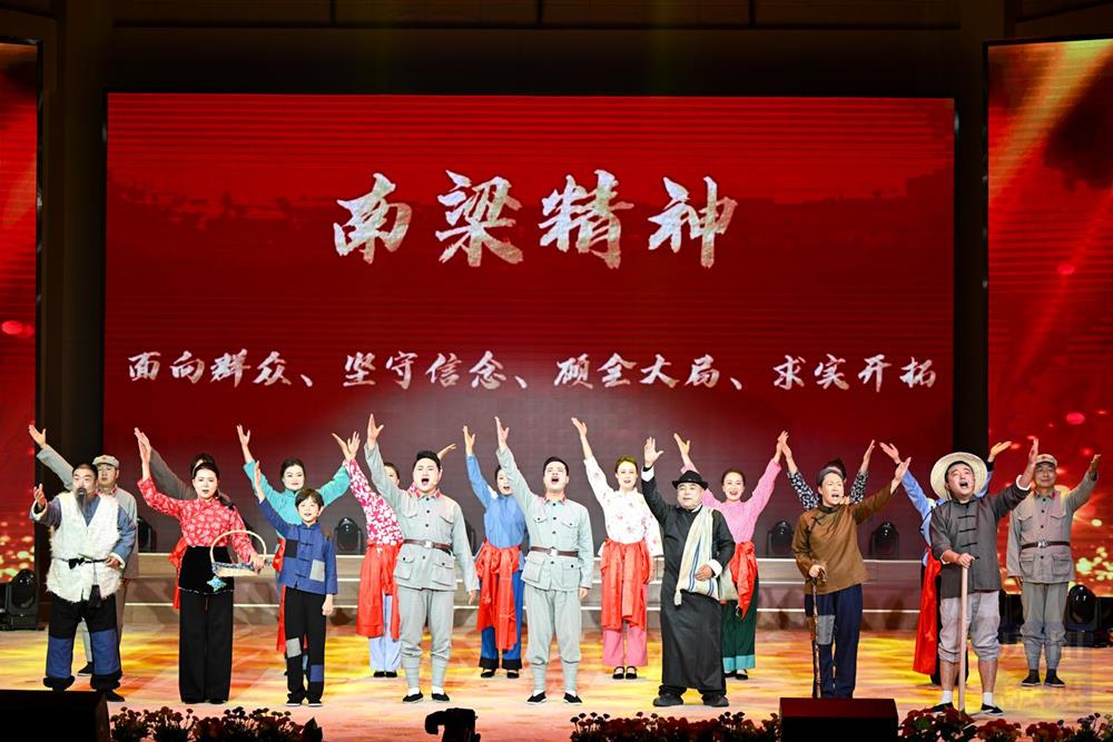 &ldquo;瑞馬迎春下基層、情系南梁送歡樂&rdquo;文藝演出現(xiàn)場