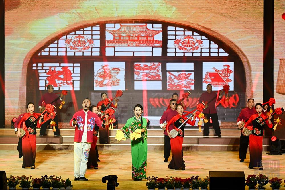 &ldquo;瑞馬迎春下基層、情系南梁送歡樂&rdquo;文藝演出現(xiàn)場