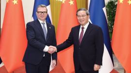 李強(qiáng)同芬蘭總理奧爾波會(huì)談