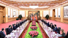 習(xí)近平會(huì)見英國(guó)首相斯塔默