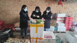 庆城县食药检中心扎实开展春节前蔬菜水果批发市场食品安全快速检测工作
