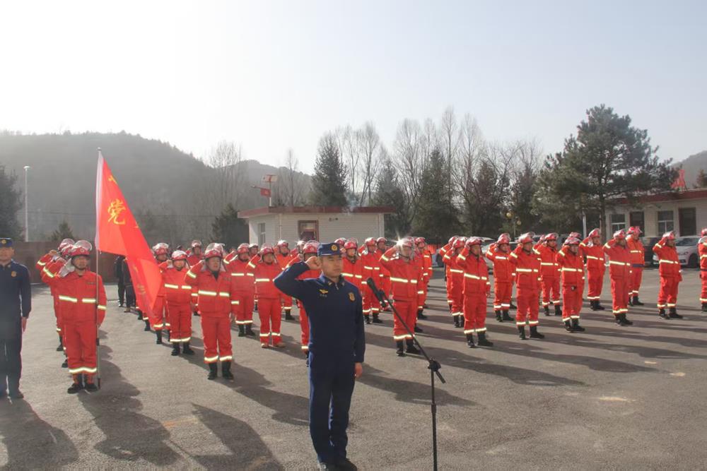 庆阳子午岭组建森林草原消防队 开启森林草原防灭火工作新篇章