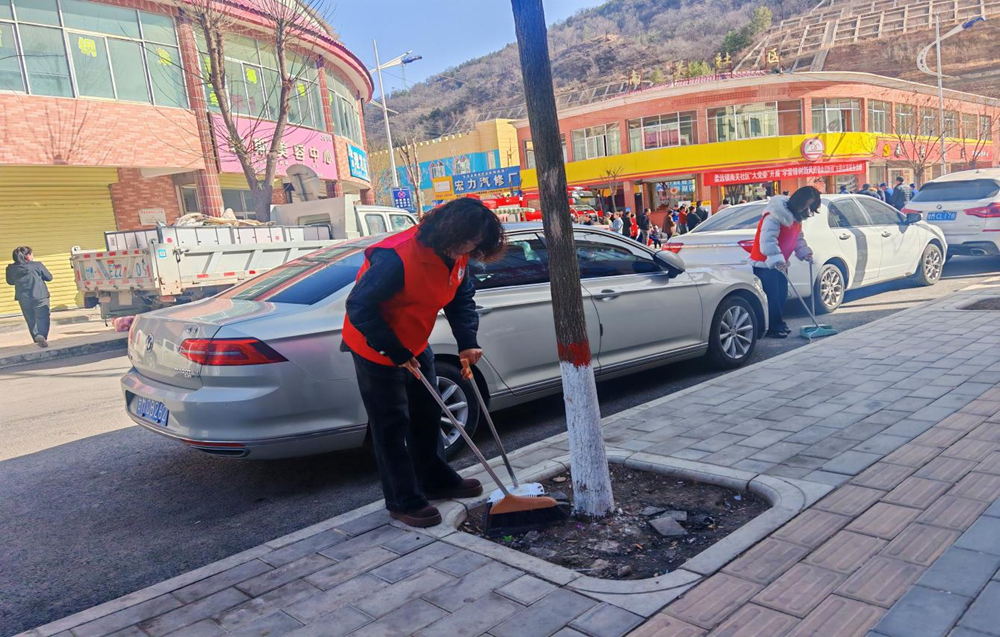 慶陽市生態(tài)環(huán)境局華池分局：學(xué)雷鋒踐初心 護(hù)生態(tài)美華池