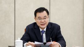 胡昌升在甘肅代表團審議政府工作報告時說 報告高舉旗幟維護核心穩(wěn)定預(yù)期提振信心回應(yīng)期盼順應(yīng)民心增添干勁鼓舞人心