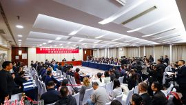 甘肅代表團(tuán)舉行開放團(tuán)組活動 審查計(jì)劃報(bào)告和草案、預(yù)算報(bào)告和草案 胡昌升任振鶴答記者問