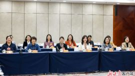 胡昌升任振鶴在甘肅代表團(tuán)駐地看望女代表 向全省各族各界婦女致以節(jié)日祝福和美好祝愿