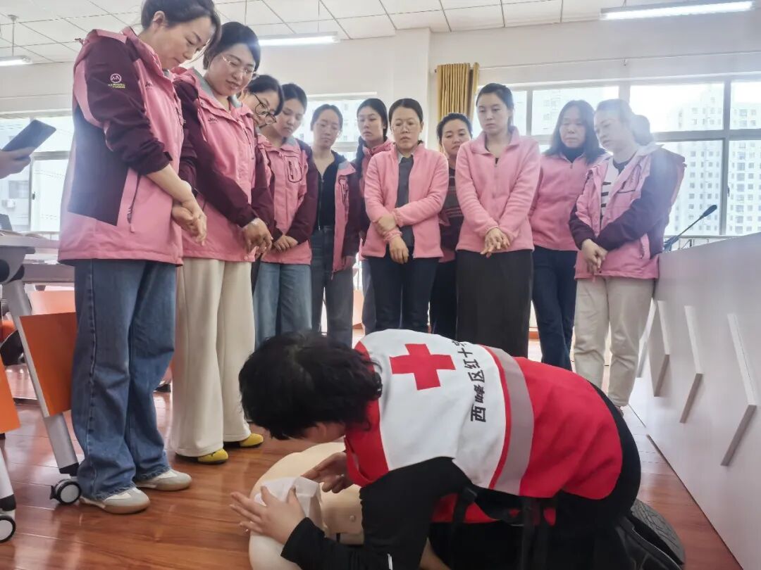 西峰区红十字会开展应急救护系列培训活动