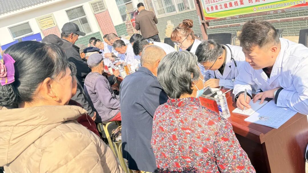 市政协民盟界委员工作室、民盟庆阳市第二人民医院支部赴定汉卫生院开展爱心义诊活动