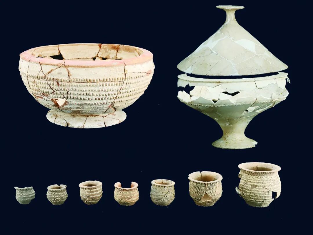 &nbsp;F2出土陶礼器