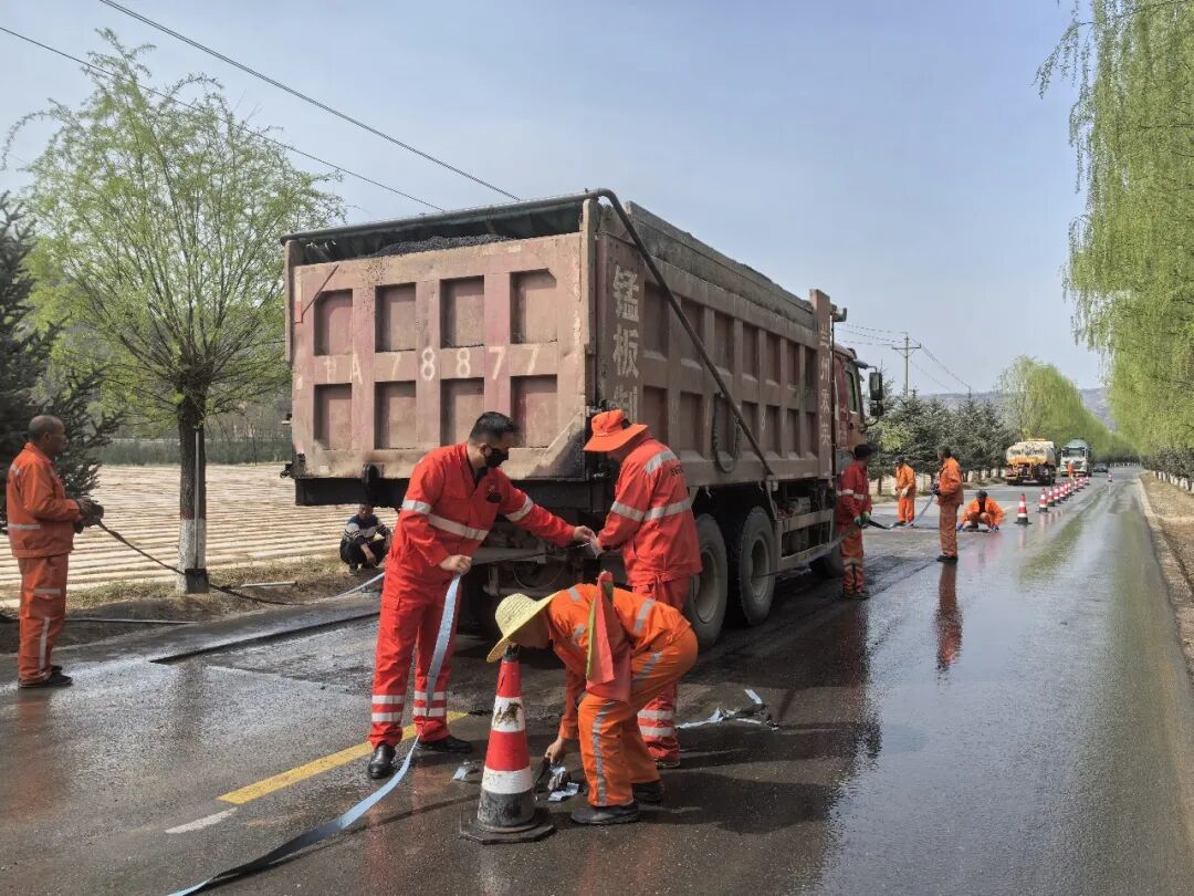 合水公路段春季油路修補(bǔ)