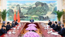 習(xí)近平會見老撾人民革命黨中央總書記、國家主席特使沙倫賽