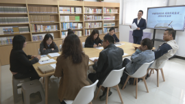 合水縣人大辦、政協(xié)辦、團縣委等聯(lián)合舉辦“書香浸潤合水 閱讀點亮生活”讀書分享活動