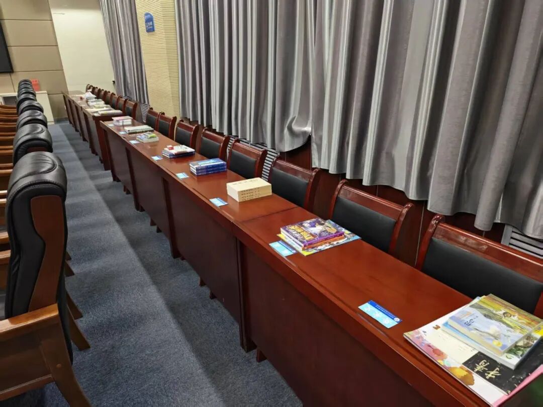 市公共资源交易中心开展4.23世界读书日主题党日活动