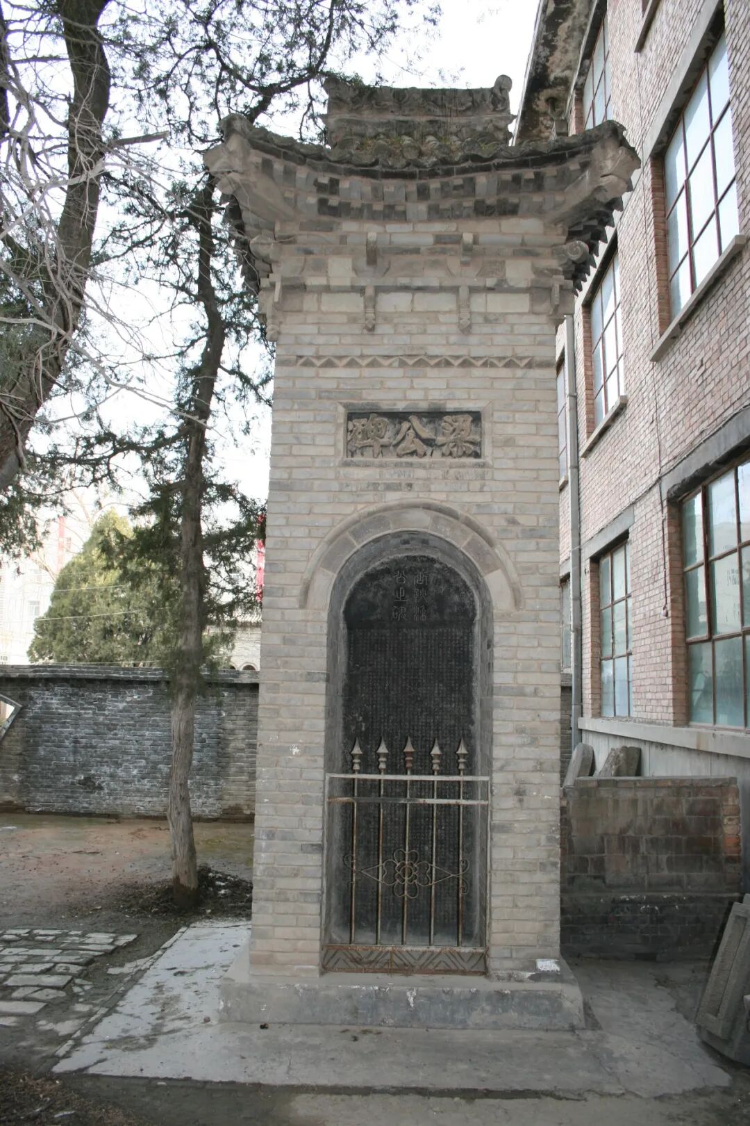 ▲宁县博物馆矗立的梁公碑