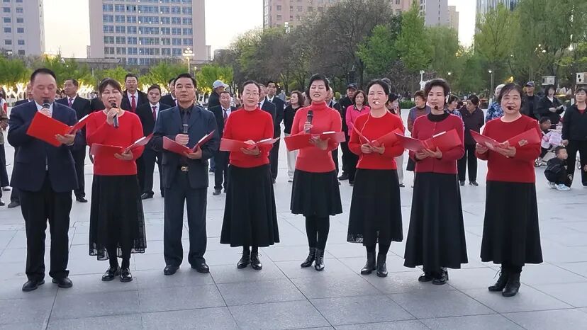 西峰區(qū)：載歌載舞慶&ldquo;五一&rdquo; 致敬最美勞動(dòng)者