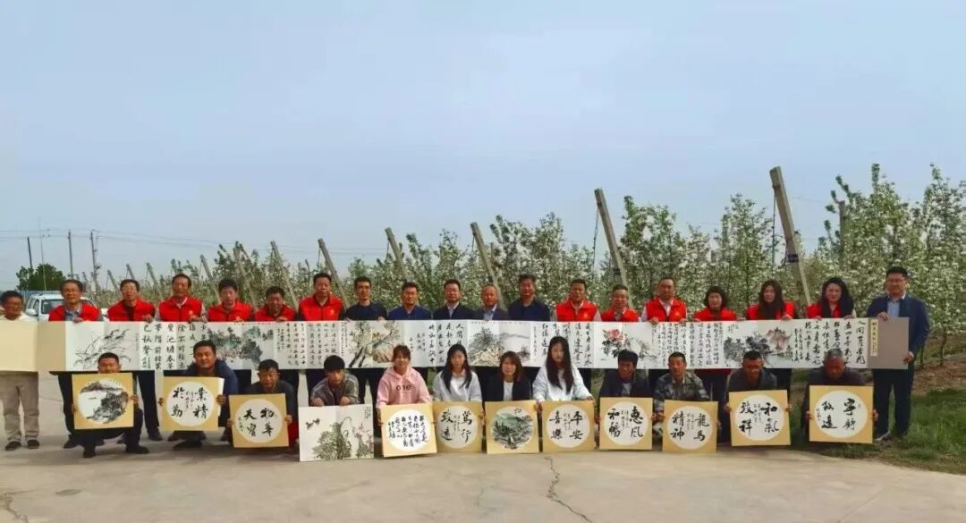 鎮(zhèn)原縣政協(xié)組織開(kāi)展&ldquo;相約花海 文化惠民&rdquo;書畫交流采風(fēng)界別活動(dòng)