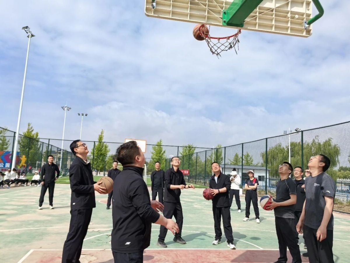 慶陽(yáng)市公共資源交易中心成功舉辦&ldquo;迎五一&rdquo;干部職工運(yùn)動(dòng)會(huì)