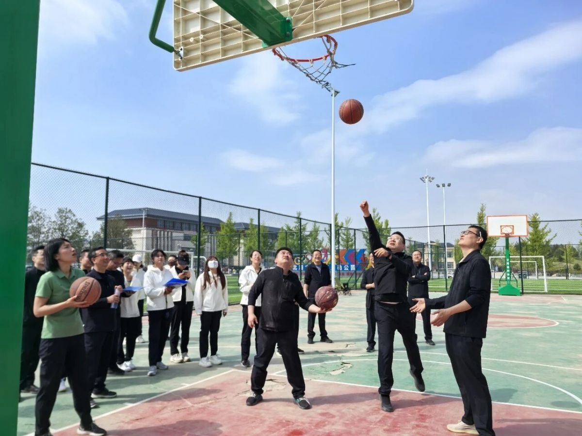 慶陽(yáng)市公共資源交易中心成功舉辦&ldquo;迎五一&rdquo;干部職工運(yùn)動(dòng)會(huì)