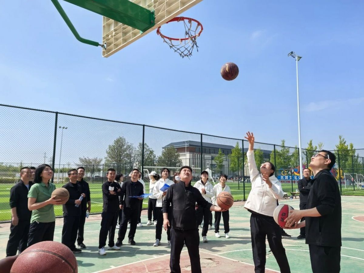 慶陽(yáng)市公共資源交易中心成功舉辦&ldquo;迎五一&rdquo;干部職工運(yùn)動(dòng)會(huì)