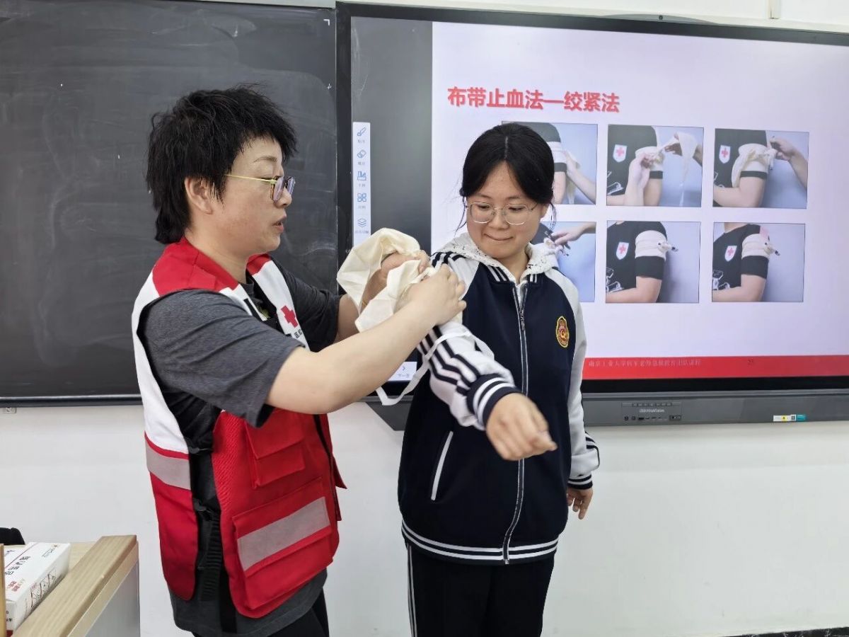 庆阳市各级红十字会开展&ldquo;5.8人道公益日&rdquo;系列活动