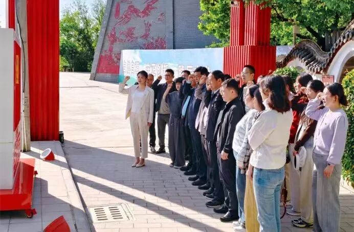 庆阳市审计局赴灵台县审计组临时党支部与灵台县审计局党支部联合开展主题党日活动