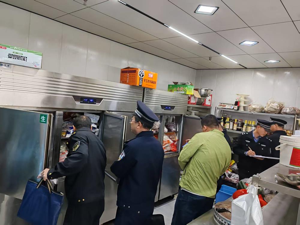 宁县新宁镇市场监管所联合公安局部门开展肉制品专项检查