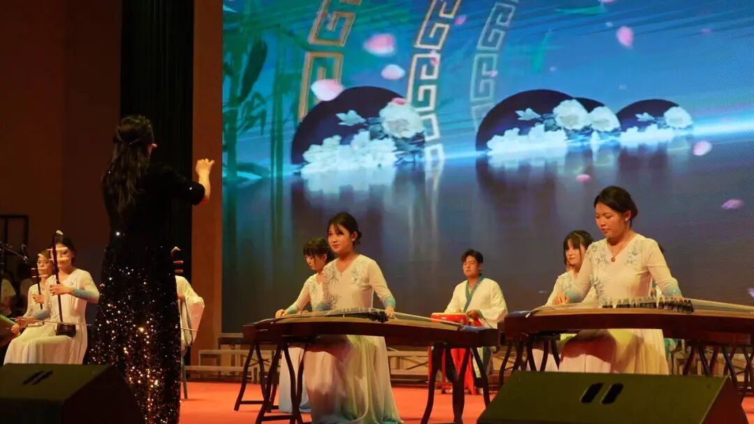 合水縣中學(xué)生藝術(shù)展演活動在樂蟠初中舉行