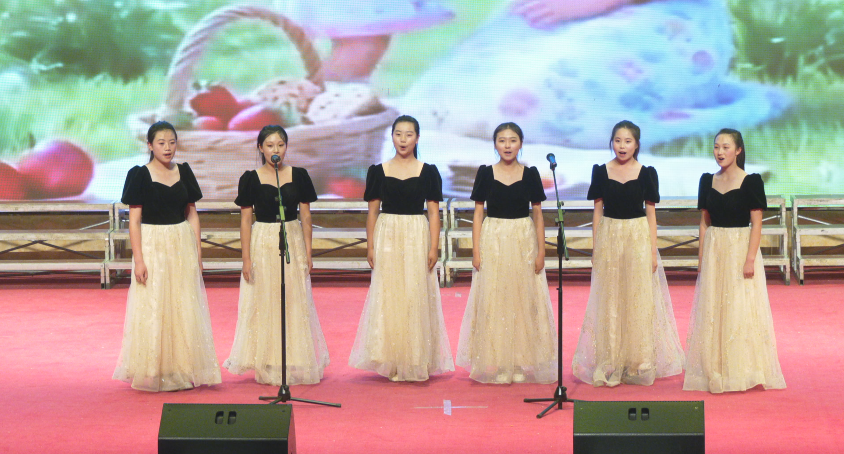 合水縣中學(xué)生藝術(shù)展演活動在樂蟠初中舉行