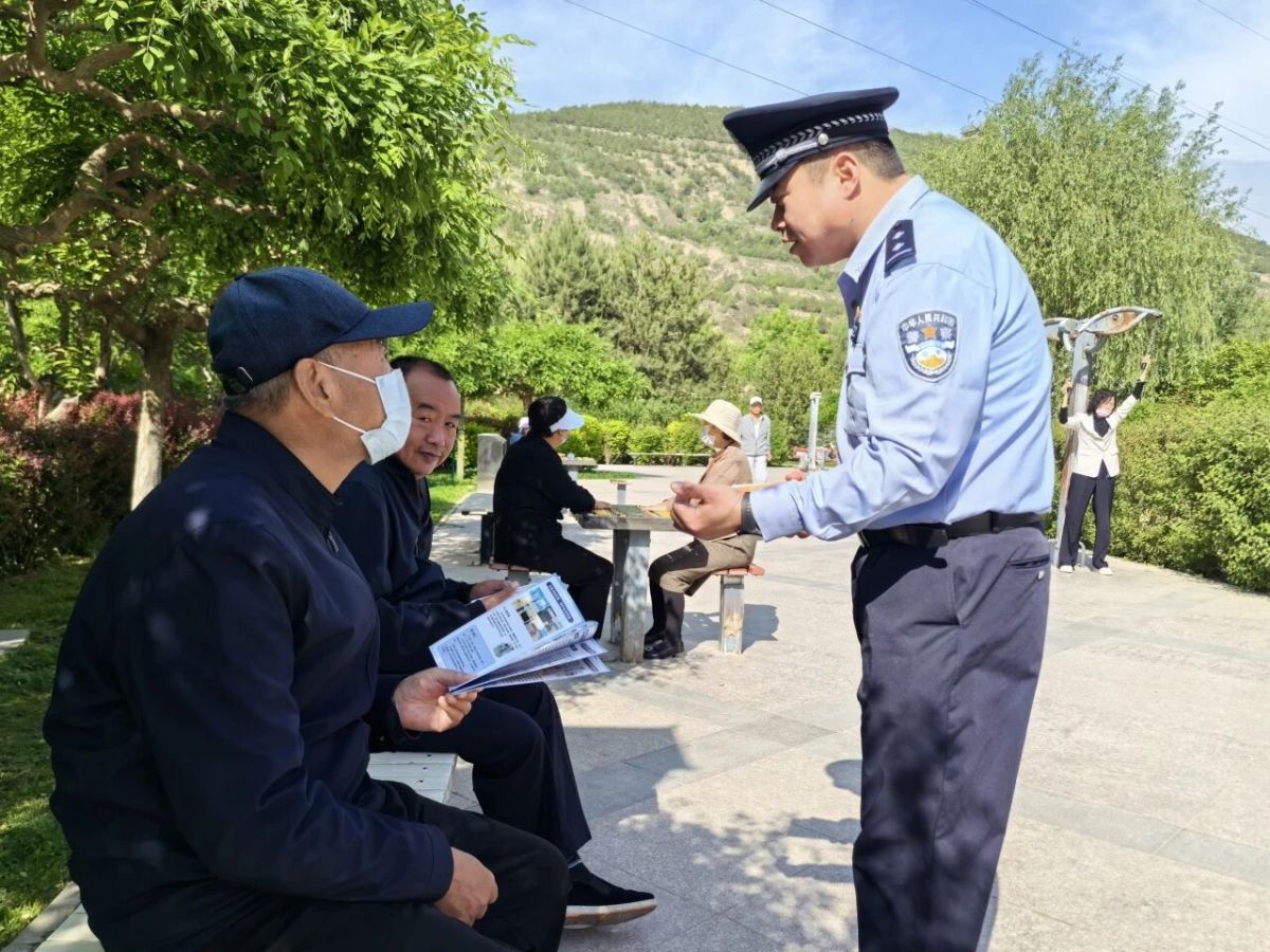 环县公安局开展&ldquo;5&middot;15&rdquo;打击和防范经济犯罪宣传日活动
