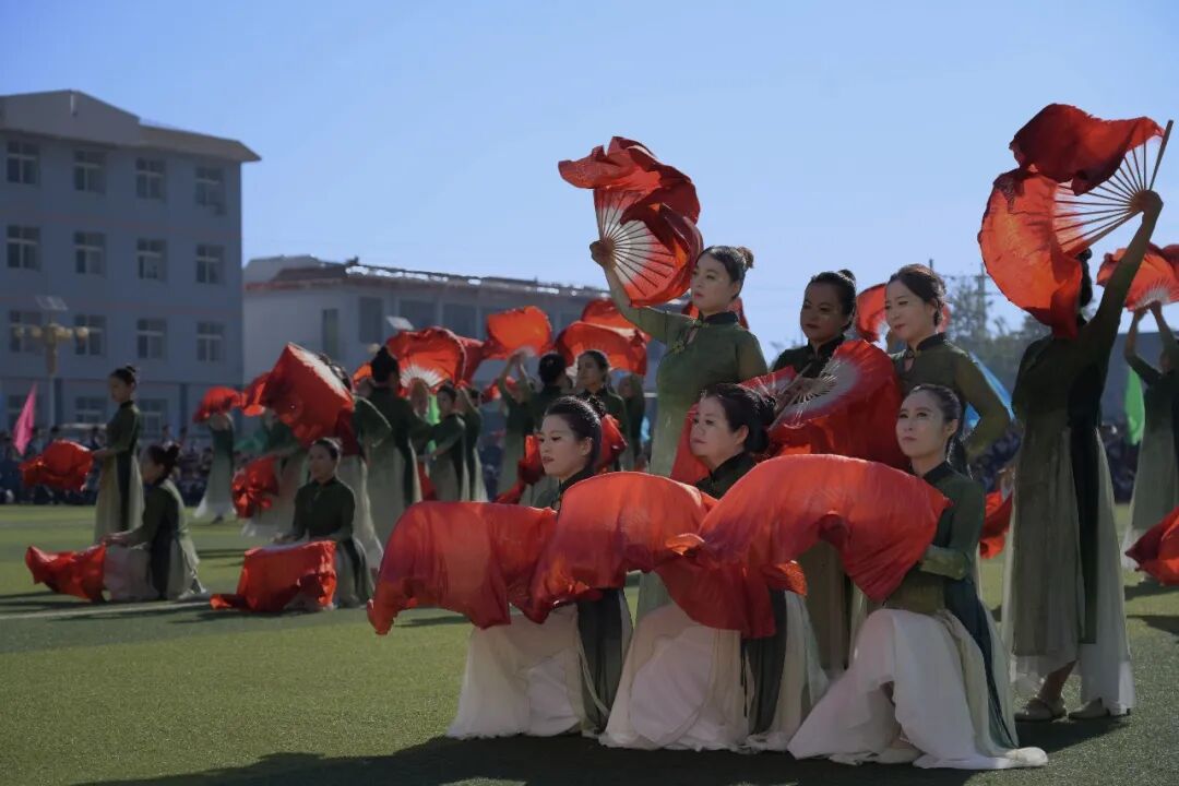 女教师广场舞《江山》
