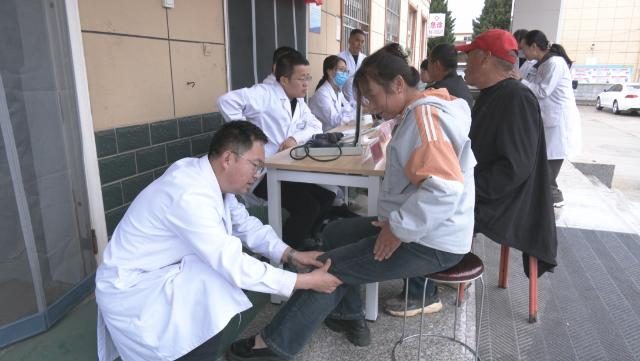 合水县人民医院巡回医疗队开展义诊暨医疗帮扶活动