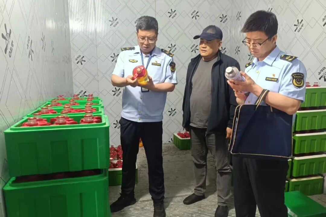 西峰:后官寨市场监管所开展酒类批发专项检查