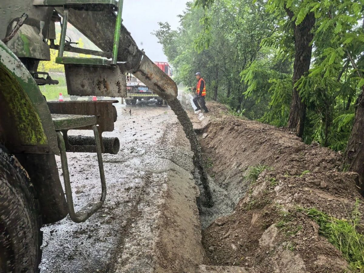鎮(zhèn)原公路段：防汛保通，我們在行動！