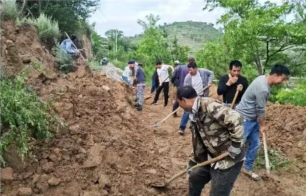 鎮(zhèn)原：雨后搶修排險 全力保障道路暢通
