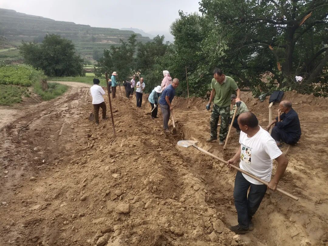 鎮(zhèn)原：雨后搶修排險 全力保障道路暢通