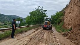 鎮(zhèn)原：雨后搶修排險 全力保障道路暢通