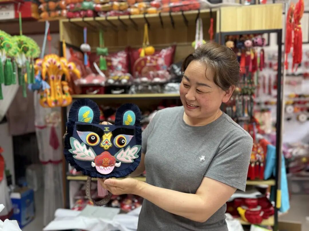 庆城：非遗传承人用针线&ldquo;守虎&rdquo;千年文化