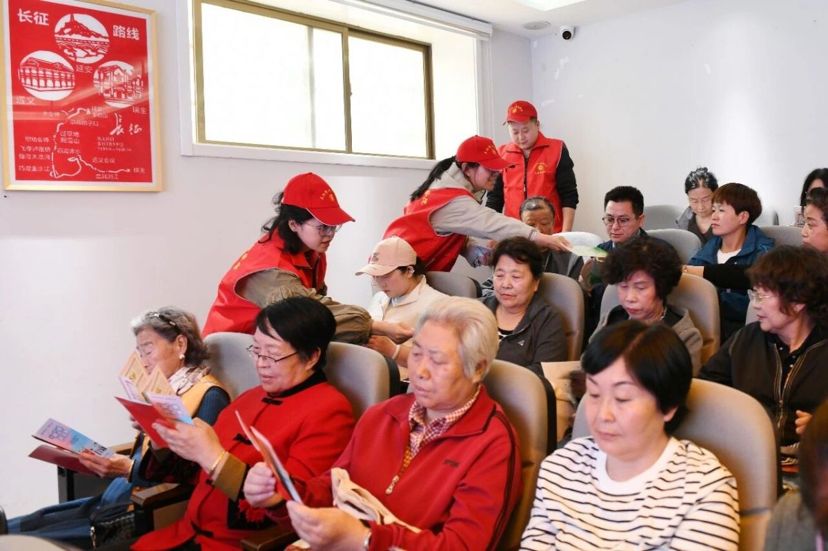 庆阳市检察院开展法律服务进社区志愿服务活动