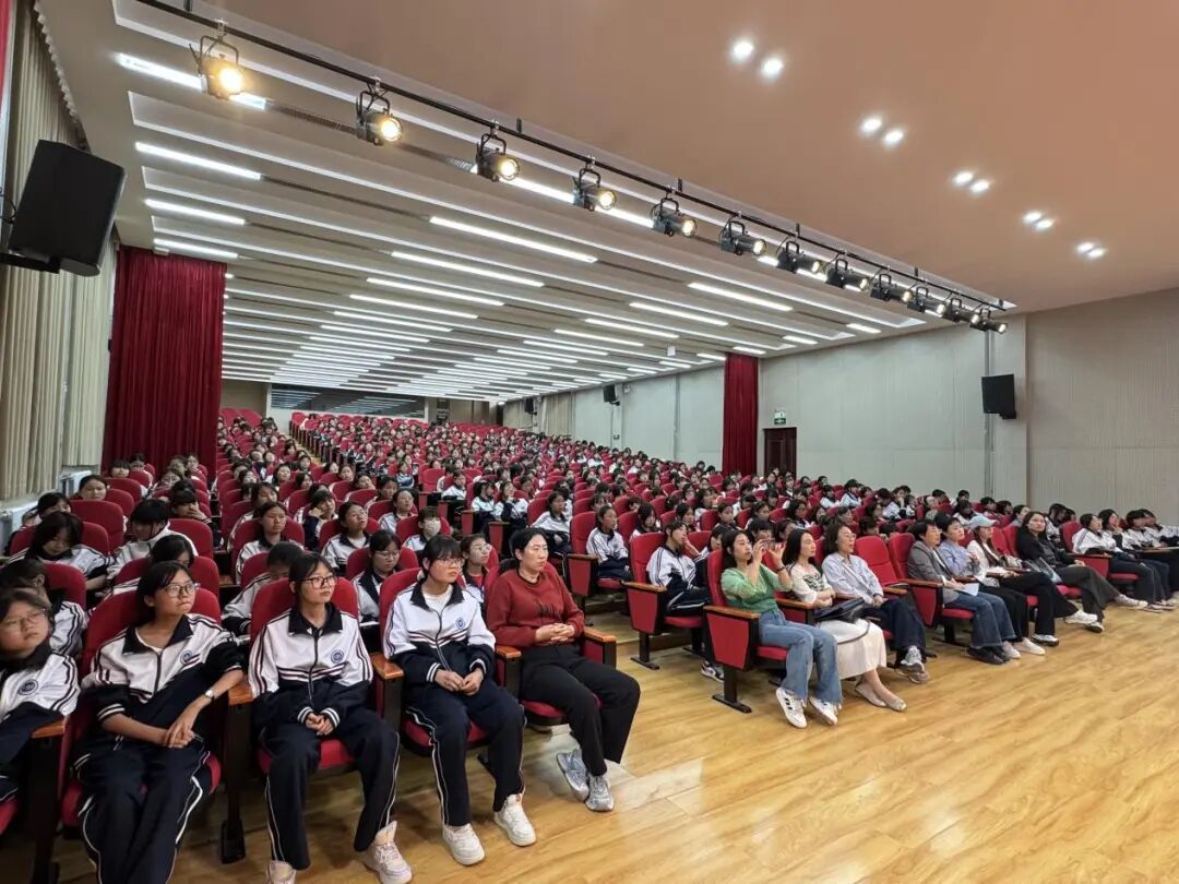 庆阳市“陇姐普法乡村行”暨“巧儿”说法进家庭活动为妇女儿童撑起“法治伞”