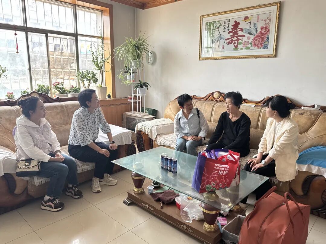 庆阳市“陇姐普法乡村行”暨“巧儿”说法进家庭活动为妇女儿童撑起“法治伞”