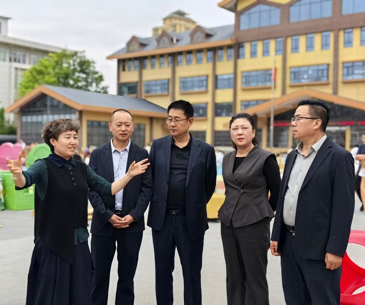 庆城:新商贤联谊会携手河南爱心企业为庆城幼儿园捐建“未来教室”一间