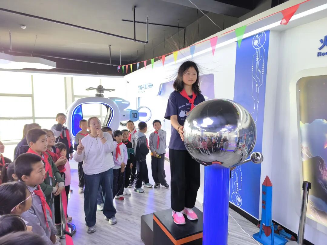 市民宗委組織開展&ldquo;情暖鄉(xiāng)村學子 鑄牢民族同心&rdquo;青少年研學活動