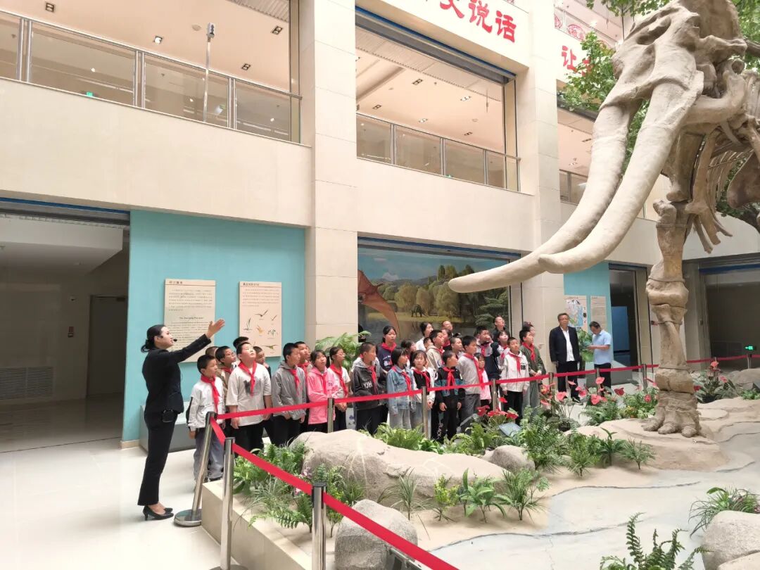 市民宗委組織開展&ldquo;情暖鄉(xiāng)村學子 鑄牢民族同心&rdquo;青少年研學活動