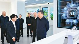 習近平：前瞻布局和發(fā)展未來產(chǎn)業(yè)