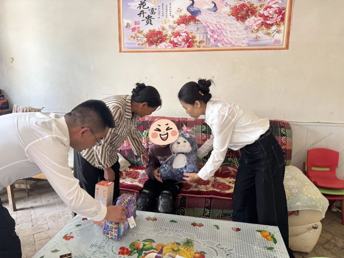 守护少年微光 共筑温暖港湾 | 困境青少年关爱慰问活动开展
