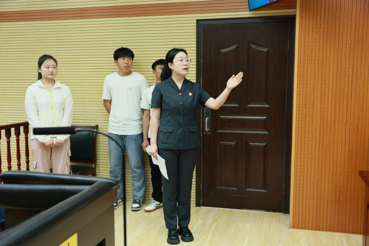 庆阳中院开展&ldquo;走进法院当法官&rdquo;模拟法庭普及行活动