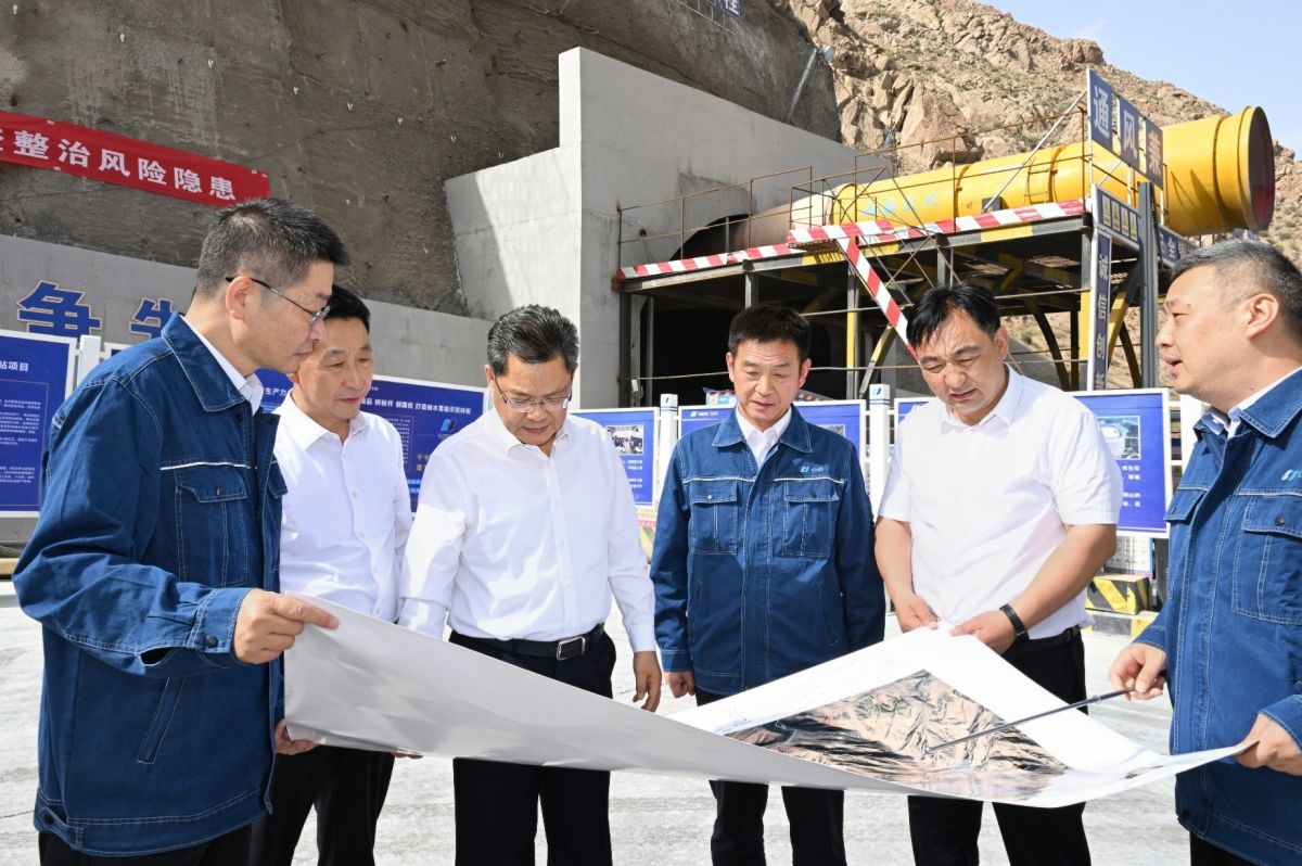任振鹤在金昌市调研时强调 坚持在发展中固安全在安全中谋发展 为现代化建设注入强大发展动力提供坚强安全保障