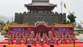 環(huán)縣環(huán)州故城上演宋制集體婚禮 30對蘭鐵職工慶陽市環(huán)縣結(jié)良緣